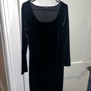 Jacob Black Velvet Long-Sleeve Scoop Neck Dress